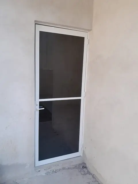 Ventanas y corredizas de aluminio blanco — foto 7