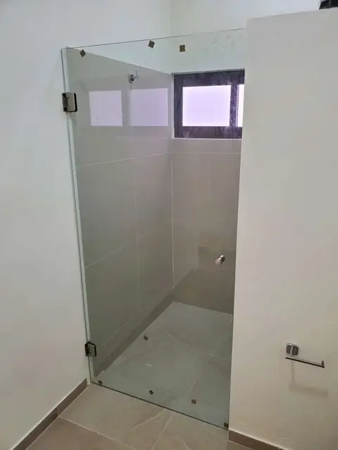 Casa Andalucía: cancelería tono madera — foto 9