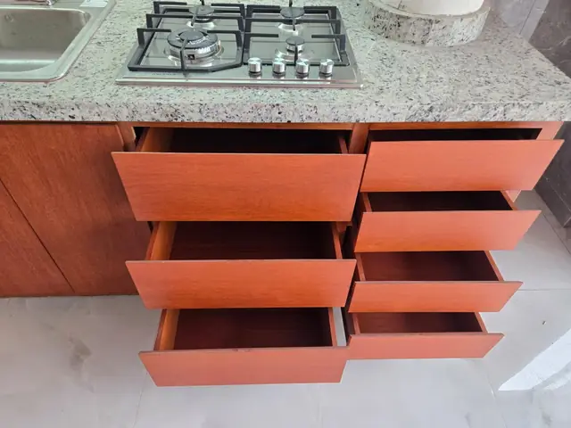 Casa en Boca del Río: cocina, clósets y plafón de madera — foto 6