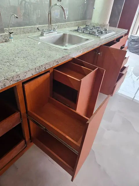 Casa en Boca del Río: cocina, clósets y plafón de madera — foto 9