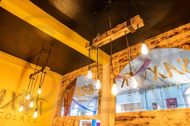 Chocolatería: fachada y mobiliario rústico — foto 4