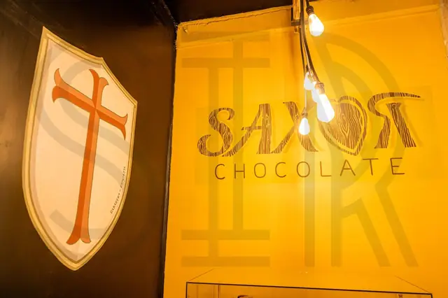 Chocolatería: fachada y mobiliario rústico — foto 7