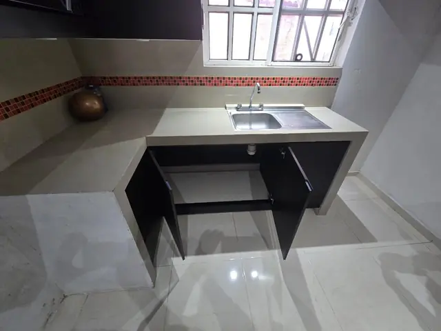 Cocina chocolate sin jaladeras, con barra — foto 6