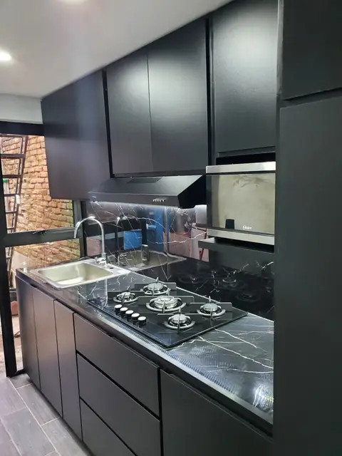 Cocina negra con granito Vía Láctea — foto 4