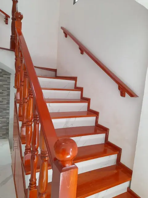 Escalera con barandal torneado — foto 5