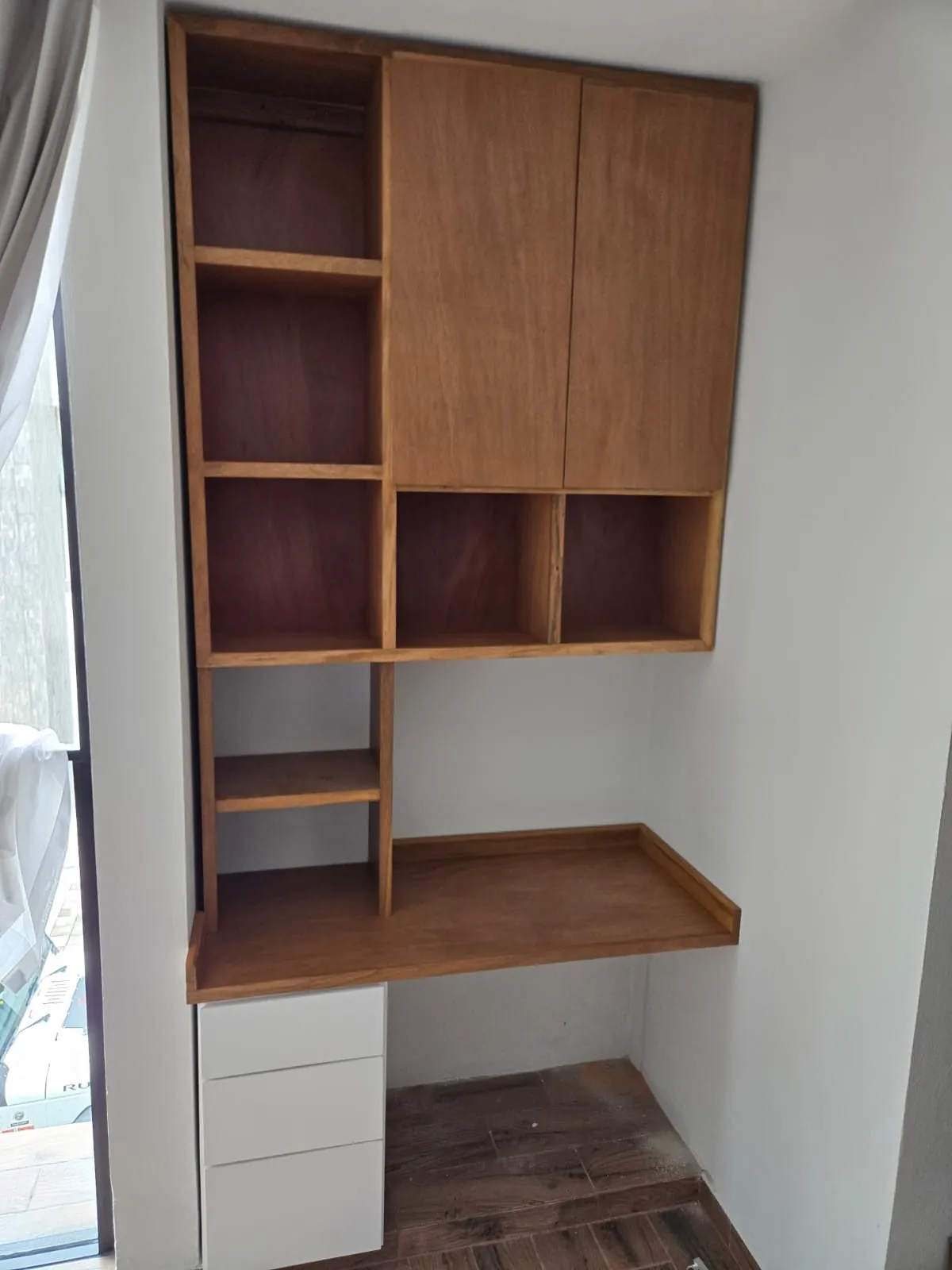 Escritorio con libreros a la medida — foto 2