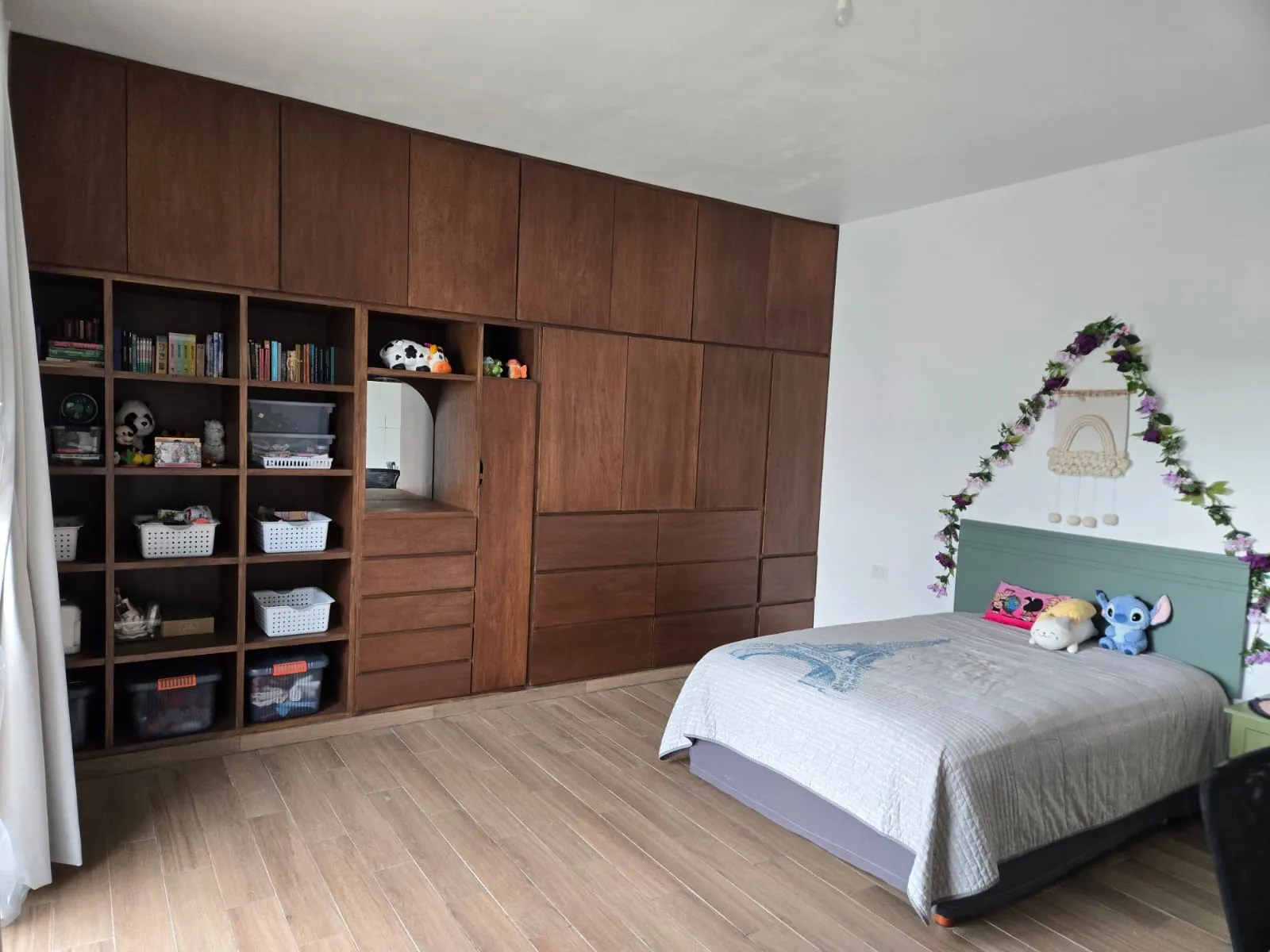 Muro de clósets con libreros para recámara — foto 3