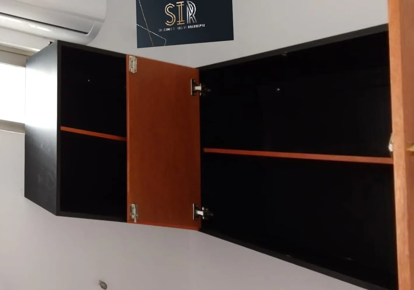 Oficinas y consultorios: abierto