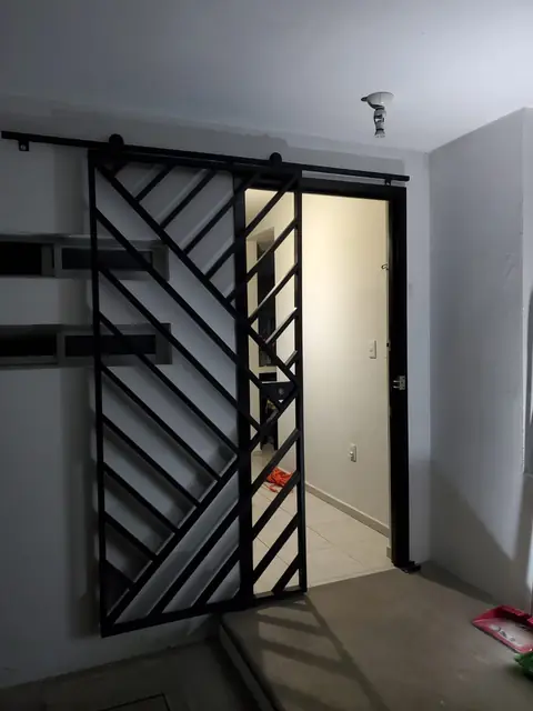 Puertas de aluminio, cristal y herrería — foto 4