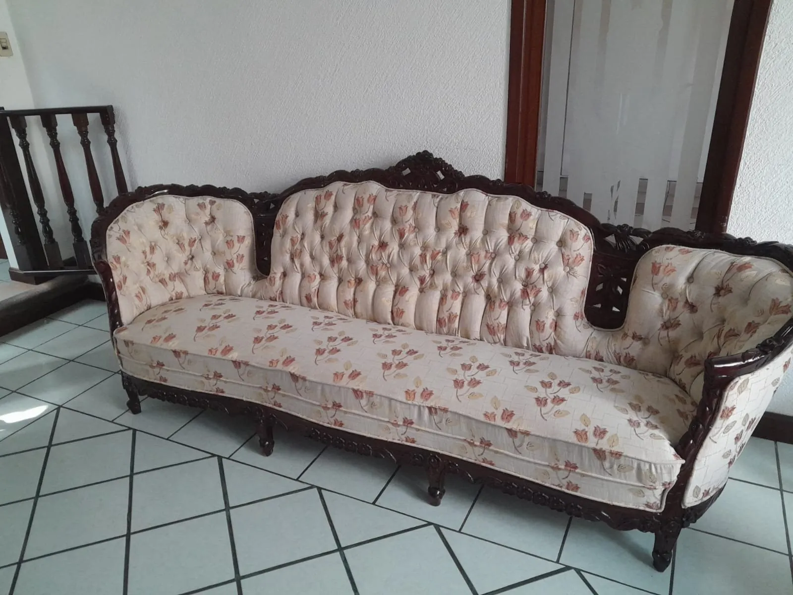 Retapizado de sala de madera tallada: después